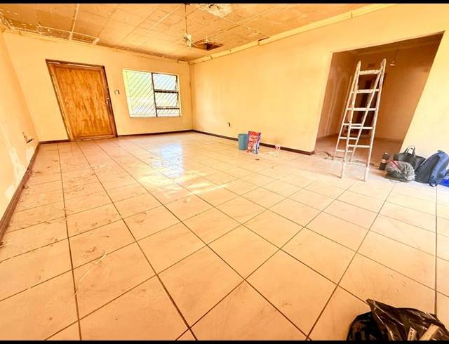 4 BEDROOM HOUSE FOR SALE IN VANDERBIJLPARK CW 3